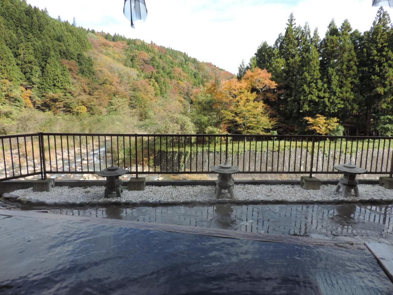 土湯温泉 やすらぎの宿 向瀧旅館 Fukushima  Exteriör bild