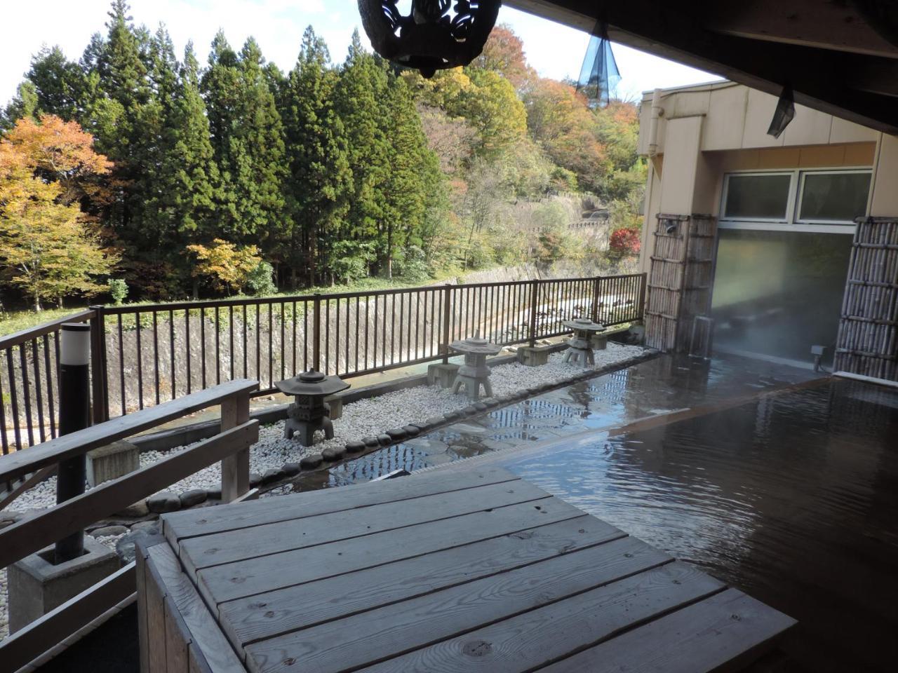 土湯温泉 やすらぎの宿 向瀧旅館 Fukushima  Exteriör bild